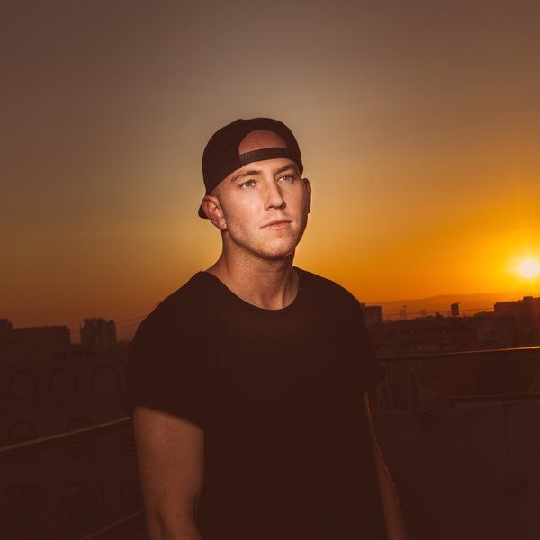SNBRN Teaches Us How To Do The “Gangsta Walk”