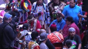 Thunder Hill - Contest Song - He Sapa Wacipi Na Oskate Pow Wow 2014.mp4