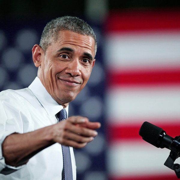 Watch President Obama "Sing" Drake’s Song of the Summer "One Dance"